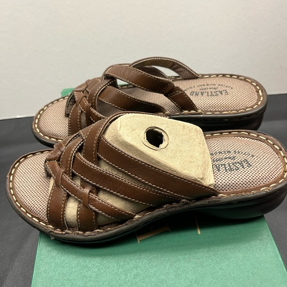 Woman’s Eastland Sandals - Size: 6 - Brand new in box - Picture 3 of 8